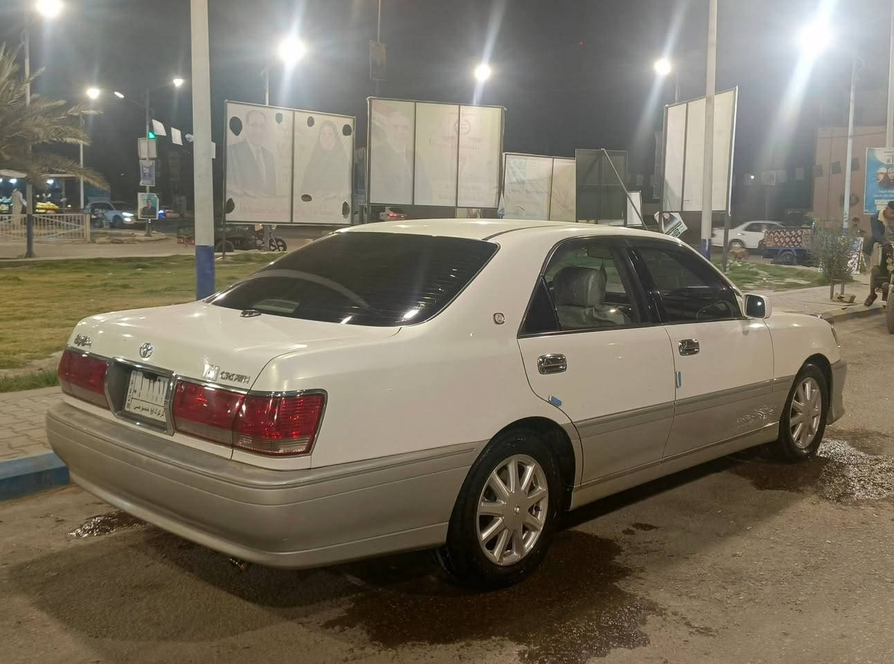 ملكة للبيع مكفولة كفالة عامة من الگص والضربة والاصوليات  رقم كركوك مدفوعة گمرگ باقية على الرقم دكمتين  مري شفط كشانة أربعة كهربائيات بردة خلفية كرستال سيارة خضراوية مكان نجف كوفة حي ميسان ***********
