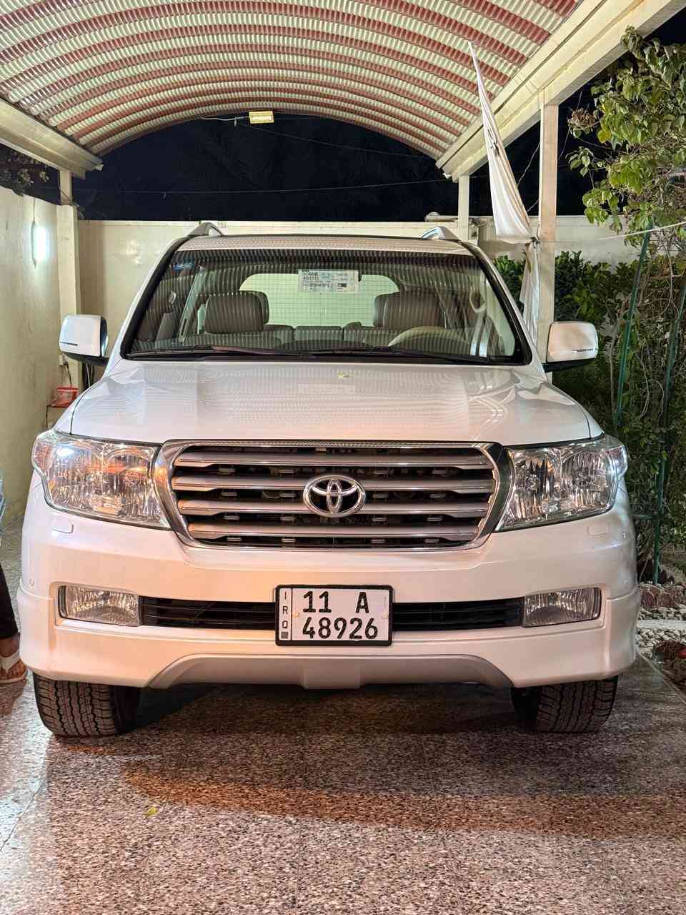 السلام عليكم لاندكروز 2010 VXR السياره جديده بشكل مواصفاتها فول 1/1كراسي جلد + كهرباء تبريد منفصل شاشه اصليه دفيدي سقف ستيرن كهرباء السياره مكفوله  كلها 
السعر 33 
مكاني بغداد شعله 
الرقم ***********
