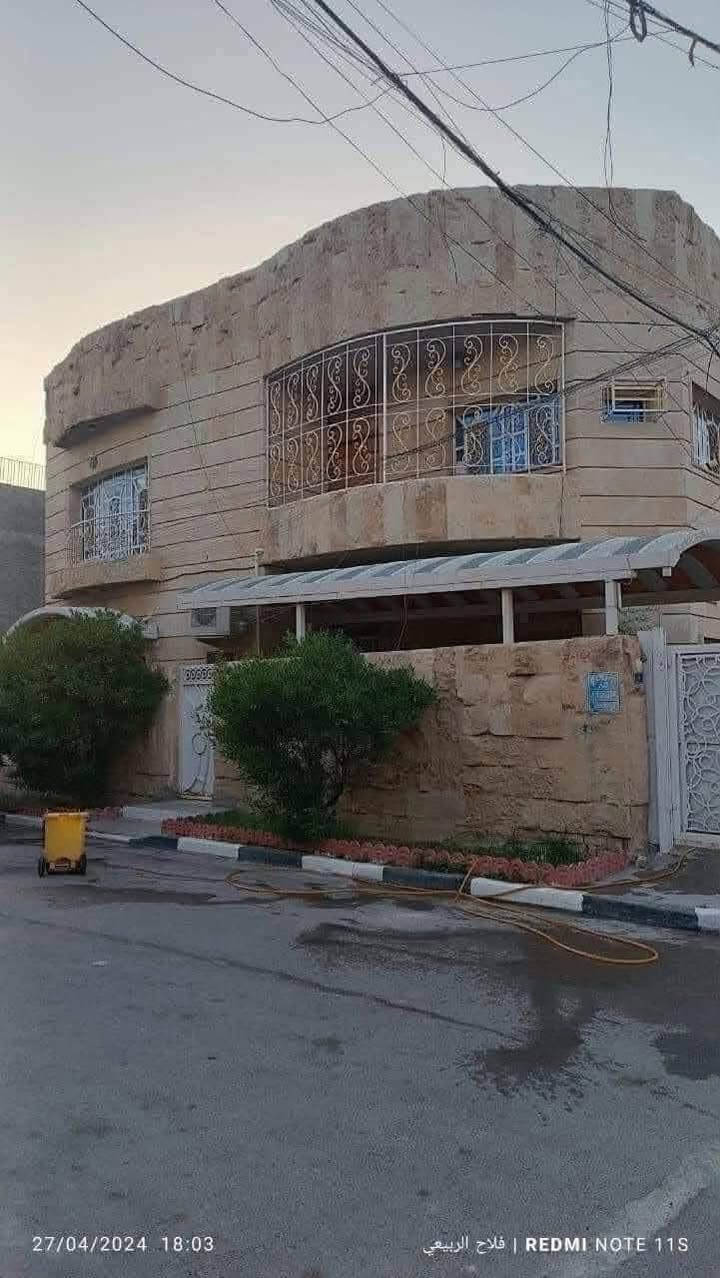 بسم الله ^^^^ ماشاء الله 

اعلان ^^^^ للبيع 
بيت مساحه 150 متر ركن واجه 10 نزال 15
يقع في حي جهاد مربع السمجه
سنه البناء 2015
يحتوي ^^^^^ على
4 غرف نوم^^^ 2 صحيات ^^^ صالة ^^^ مطبخ ^^^ حولي ^^^ كراج ^^^

للاستفسار مراسلة الصفحة او الاتصال

على الارقام واتساب

☎️ ***********

☎️***********

زورو موقعنا ((مــكتــب بــاب الحــارة)) في حي الجهاد مقابل ((جامـــع النــور))ومجاور(( الاطباء والخارجيه)) يوجد كافة العروضات وكافة المساحات للـــدور والاراضـــي
بإدارة 《《السيد ابو انس 》》🇮🇶🇮🇶
《《موقع المكتب 》》
https://maps.app.goo.gl/6xEom8mKepEY5pcb6?g_st=ac
