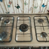 طباخ للبيع مستعمل خمس عيون وبي فرن شغال  السعر /بالخاص  ‏للتواصل/07517...