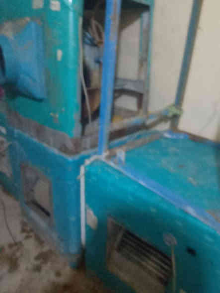 من رخصة الادمن 
مبردات عدد4 وكونفيرات عدد2 كلهم عل. الفحص وميز حديد كلهم السعر250الف 
حله شارع 60
***********
***********
