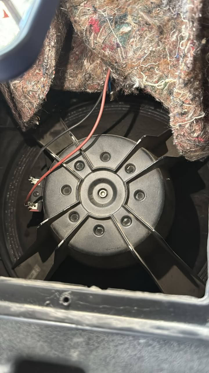 W17تجميع اصلي إيطالي. حتى الكرت ايطالي 
موجود زوجين 
***********
بغداد م الصدر
