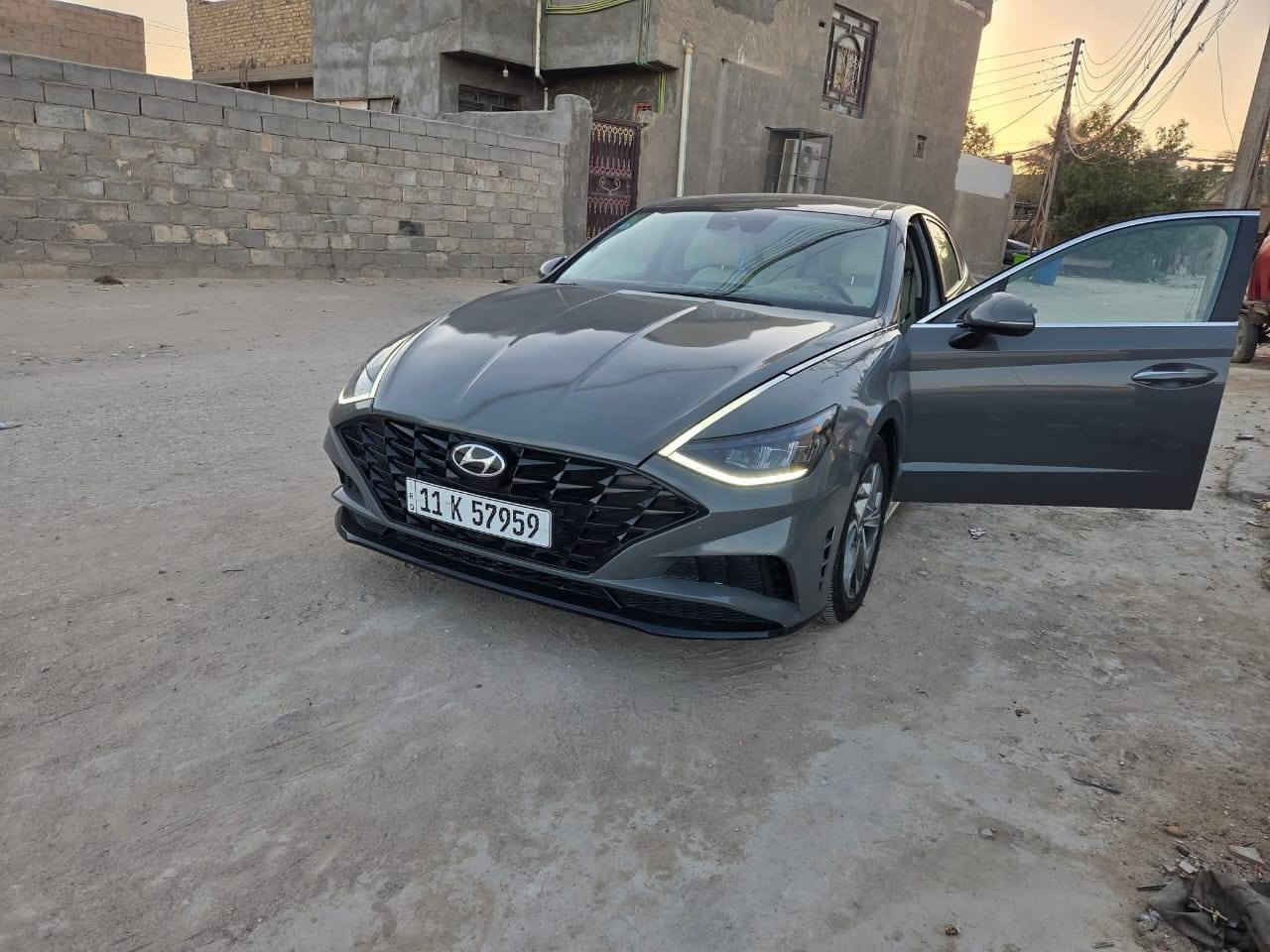 السلام عليكم سوناتا لبيع 
السعر ١٧٥ قفل 
موديل : 2023
الموصفات 
بونراما طكتين
جلد 
تحديد مسار
توقف ذاتي 
سياقه اليه 
بصمه 
تبريد قطعتين 
جنطه ذكيه 
عداد متغير 
شاشه كبيره 
كامره دواره 
لادرات 360 درجه 
رقم بغداد باسمي صار ٢٣ يوم من رقمته 
ضرر فقط بنيد ومصلح نفسه سونار ورقم الشاصي بلصور بيه جاملغ خلفي كلير رش فقط بدون حادث من امريكا #
للاستفسار ***********
واتساب
رقم الشاصي KMHL14JA4PA251628
