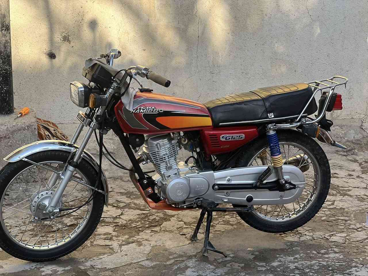 السلام عليكم دراجة للبيع كامل مواصفات نضيفه ما مفتوحه نقص مابيها دراجة ارشه كلشي شغال بيها دراجة أوراق الشراي بدخلي رقم ***********
