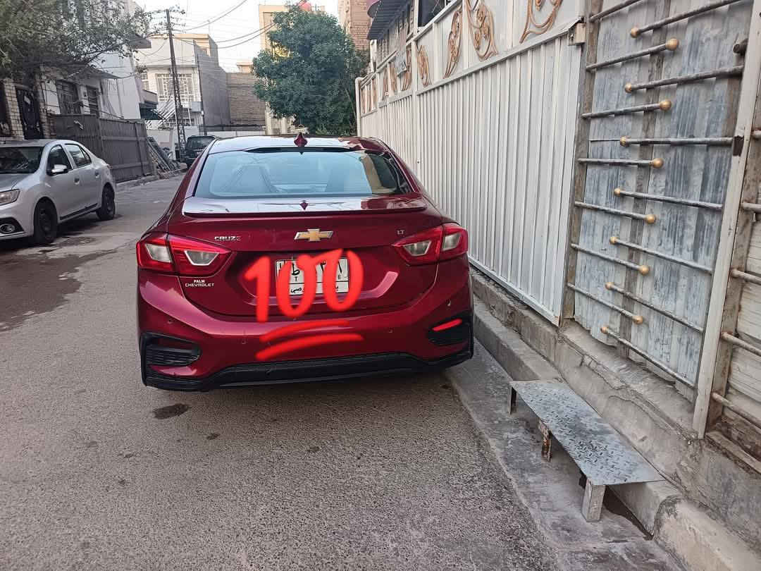 السلام عليكم 
شوفوليت كروز 2018  
محرك 1400 تيربو جديد 
حادثها خشم البنيد وشويه من الجاملغ اليسرى صور الحادث مرفقه 
مواصفات 
1- بصمه أبواب + بصمه تشغيل 
2- شاشه 
3- كامره 
4- تحكم استيرن 
5- شاشه اعطال 
باقي المواصفات معروفه 
مكاني بغداد البلديات
السعر  105
رقمي ***********
