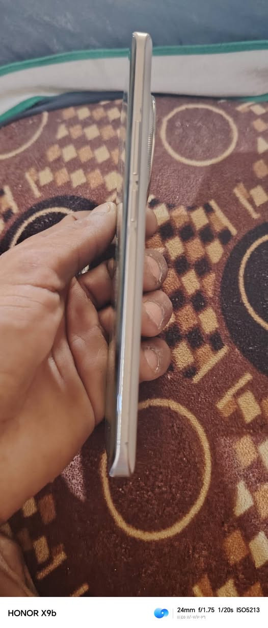 سلام عليكم ريلمي 13 فايف جي زوم الكاميرا 120 ملحقاته كامله السعر 450 مكاني بغداد الدوره هورجب ***********
