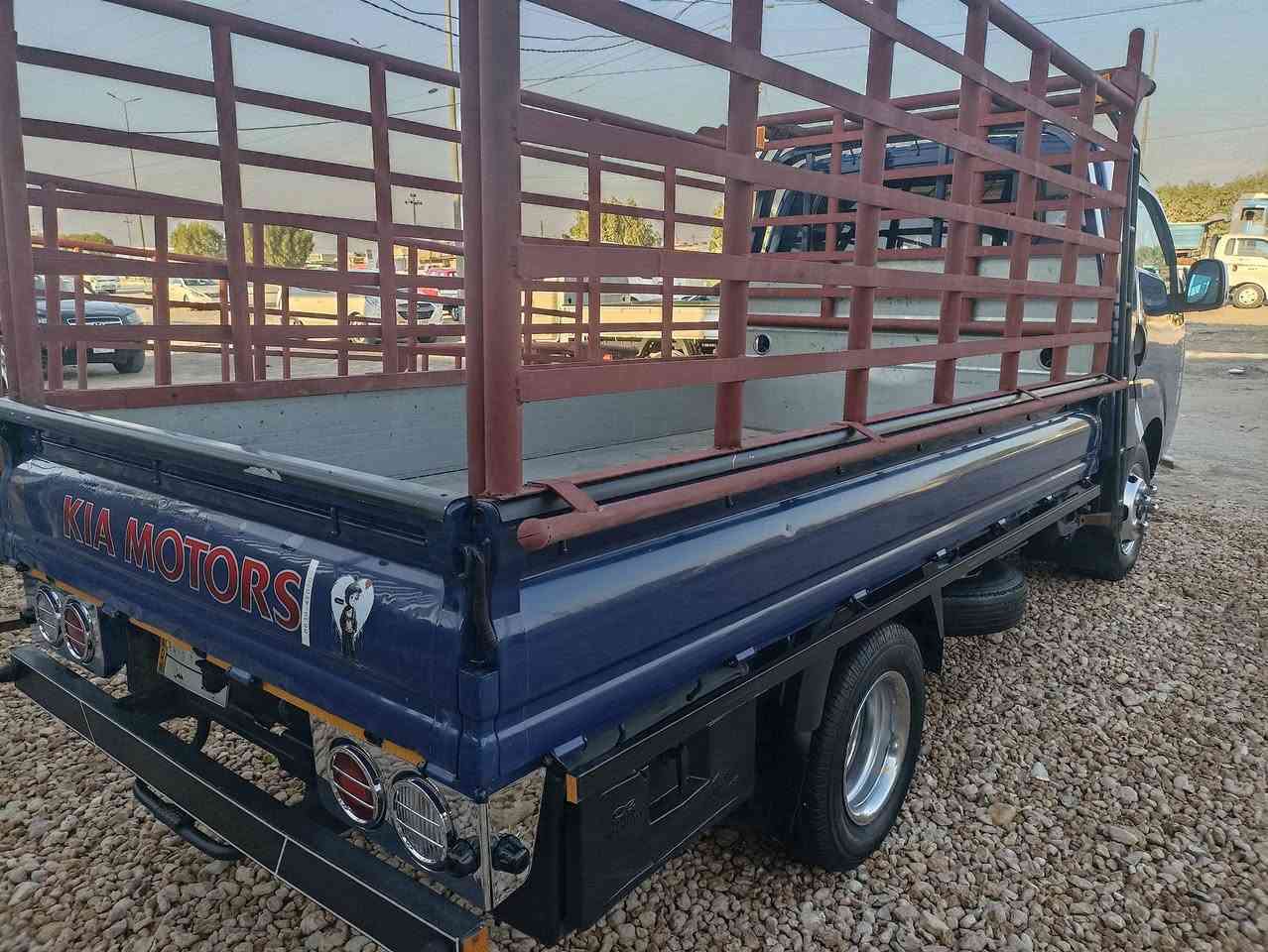 السلام عليكم  كيا فحل للبيع2018. تخم تاير 14.ستد 27.رقم بغداد .تحويل ثاني سياره نضيفه وجاهزه للعمل الاستفسار الإتصال ***********
***********
