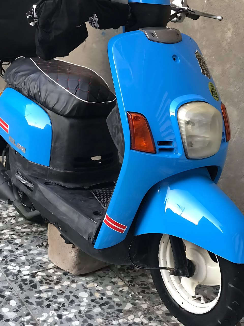 دراجة بوليس مفتوح كلشي شغال بيها بس السلف عوزة شخاطة كلوبات اشاير شغالات كفرات تجاري جدد تاير امامي جديد كلج امامي رياضي سعر 550 وبيها مجال قليل العنوان مشراك الجديد رقم ***********
