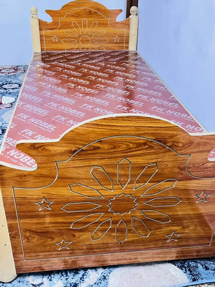 السلام عليكم 
سرير عدد ٢ سعرهم 100 +غرفة شبابية خشب تسگام طلاقتين الكنتور سعر200  (كنتور +سرير)مكان بغداد للاستفسار ***********
