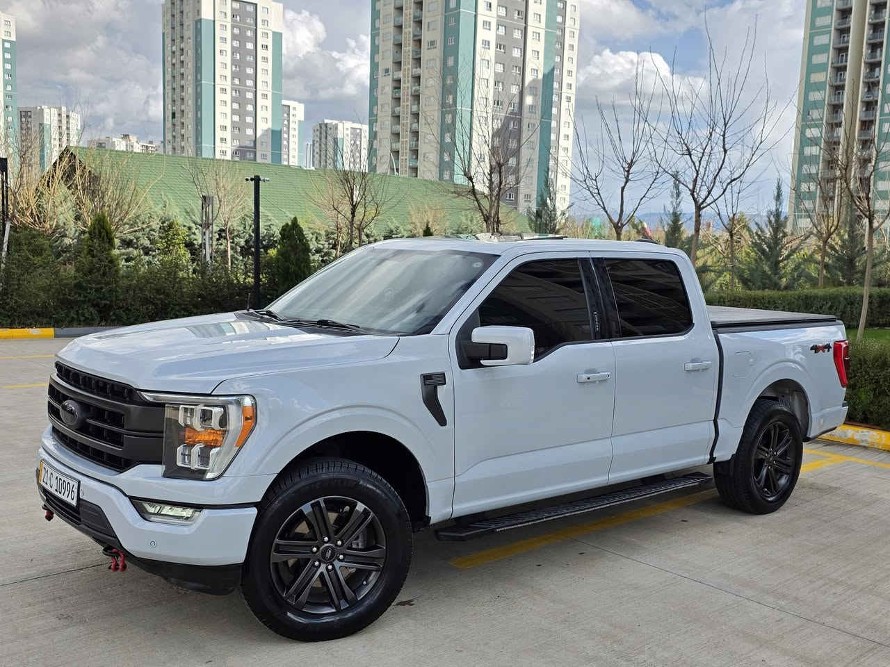 Kurdi+Arabi
✨ السلام عليكم ورحمة الله وبركاته ✨
🚘 Ford F-150 XLT موديل 2022
📍 الممشى: 85,000 ميل
📍 اللون: سمتي
🔹 المواصفات:
✔️ بانوراما
✔️ شاشة كبيرة
✔️ تشغيل عن بُعد
✔️ كاميرا 360 درجة
✔️ حساسات أمامية وخلفية + رادار
✔️ نظام الحفاظ على المسار
✔️ محدد سرعة
✔️ سماعات Bose 🎶
✔️ مقاعد مدفأة
✔️ حساسات پارك
🔹 إضافات:
✔️ تاير + رنقات جديدة
✔️ الرنقات أصلية مواصفات لاريات
🔧 السيارة مفحوصة بالكامل، نظيفة جداً وجاهزة بدون أي مشاكل
🎨 الملاحظات:
▪️ صبغ خفيف جهة السائق بدون معجون
▪️ بقعة صغيرة باردة بدون معجون (شرط)
📸 صور السونار مرفقة
⚠️ السيارة ليست دبل (2WD)
⚠️ وارد كندي – رقم الشاصي غير متوفر
💰 السعر: 34,000 دولار (قابل للتفاوض)
📞 الرجاء الاتصال فقط – لا يتم الرد على التعليقات أو الرسائل
🙏 أهلاً وسهلاً بالجميع
عنوان: سليمانية 📍
(Viber+Whatsup+***********)
(***********)
---KURDI---
✨ سڵاو و ڕێز بۆ هەمووان ✨

🚘 Ford F-150 XLT مۆدێل 2022

📍 ڕۆیشتن: 85,000 مایل
📍 کابینە کورت و دەرگای گەورە
📍 ڕەنگ: سمیتی

🔹 تایبەتمەندییەکان:
✔️ پانۆراما
✔️ شاشەی گەورە
✔️ گێڕی تەیارە (Remote Start)
✔️ کامێرای 360 پلە
✔️ حاسەری پێش و دوا + ڕادار
✔️ سیستەمی خەتی جادە
✔️ تەحدیدی خێرایی
✔️ سەماعەکانی Bose 🎶
✔️ کوشن هیتەر
✔️ پارک سێنسەر

🔹 زیادەکان:
✔️ جووتێک تایە و ویل/ڕینگ نوێ لە ژێردا
✔️ ڕینگەکان ئەسڵی مواسەفات لاریات

🔧 ئۆتۆمبێلەکە تەواو سێرڤس کراوە، زۆر پاک و ڕێکە، هیچ کێشەی نیە 👌

🎨 تێبینی:
▪️ چەمەلەخی لای سایەق بۆیاخە بێ ناو گرتن
▪️ پەڵەیەکی بچووک (سارد) بێ مەعجون (بەشەرت)
📸 وێنەی سۆنەر دانراوە

⚠️ دبل ئەکسل نیە (2WD)
⚠️ هاتووی کەنەدایە – ژمارەی شانسی نیە

💰 نرخ: 34,000 دۆلار (مەجال هەیە)

📞 تکایە تەنها پەیوەندی بە تەلەفۆن بکەن
🚫 وەڵامی کۆمێنت و نامە نادرێتەوە

🙏 سوپاس 
[***********]
[***********]+whatsup+viber
