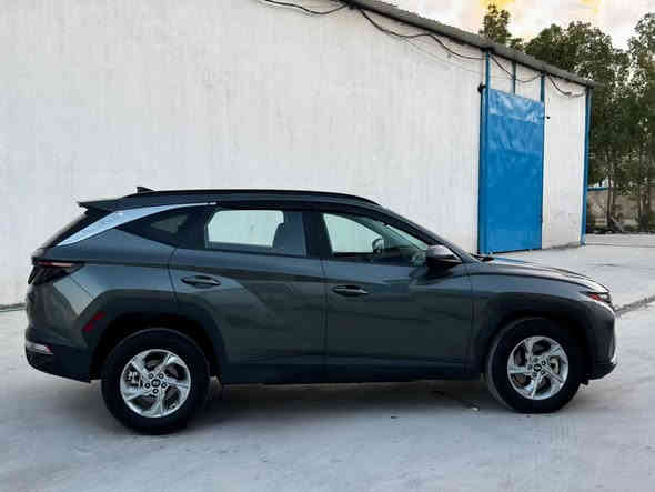 ‎توسان ٢٠٢٢  HTRACH
‎محرك 2500 
‎ماشية ٣٩ الف 
‎مواصفات
بصمه 
‎رادارت امامي وجانبي 
‎رادار تحديد مسار وتوقف ذاتي 
‎ قيادة شبه ذاتيه 
‎تدفئة بالكشنات 
‎كرسي كهرباء 
‎شاشة كبيرا 
‎قطعتين تبريد
‎مانع انزلاق 
‎قفل اكسل 
‎دفع كلي للعجلات AWD 
Auto Hold 
Auto stop 
بك لايت لد

‎ السيارة بدون ايرباك حادث سطحي بدون دواخل 
قطعتين ومبدلات شرط بلادي الجاملغ نفس اللون طبق الاصل
والباب مصبوغ 
‎رقم اربيل تحويل فقط 
‎
مكان السيارة بغداد الكاظميه
السعر : 177
للاتصال ***********
