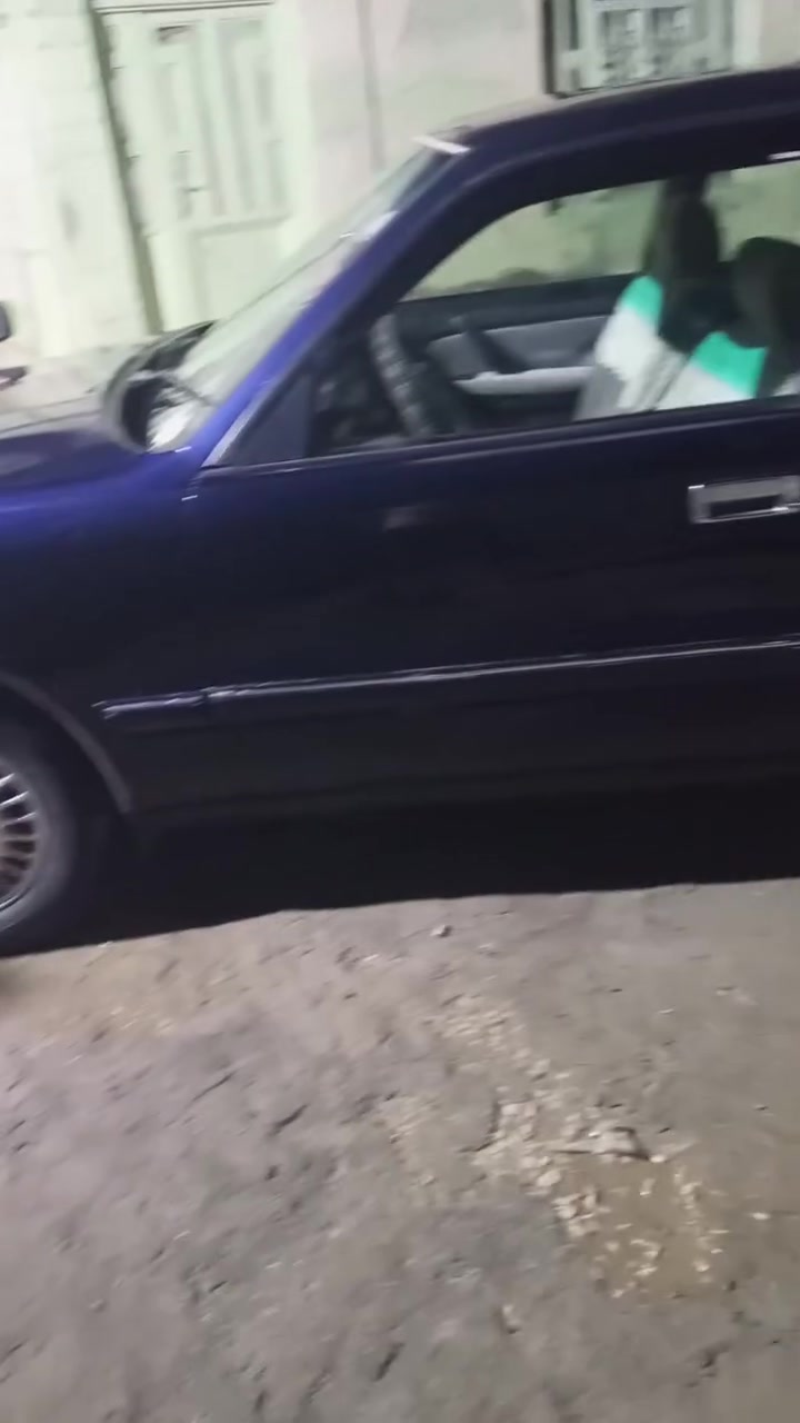 للبيع رأس الثور تكم موديل 2000 مكفوله من الكص ونقل الجثه والصوليات محرك كير 
حداديه تبريد ثلج سعر 98 وبيه مجال هذا رقمي واتصل ***********
