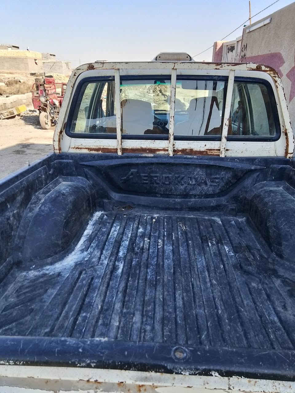 بيكم دير 208 للبيع رقم نكليزي بسمي سنويه 2030 مكاني كوت السعر 35 وبيه مجال للشراي ***********
