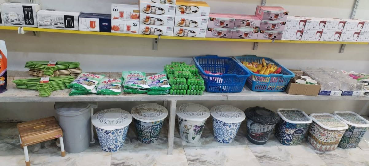 السلام عليكم ورحمه الله وبركاته محل للبيع او مجمع للبيع الغراض فقط الايجار الشهري 500,000 مجمع اغراض معروضه للبيع فقط وتبقى على ايجاره النجف الاشرف حي الرحمه شارع 20 مساحه المجمع 100 متر كل التفاصيل مكتب سور النجف نهايه شارع 20 قرب صيدليه الصفا عنوان المكتب اتصل واتساب *********** واتساب
*********** تصال
