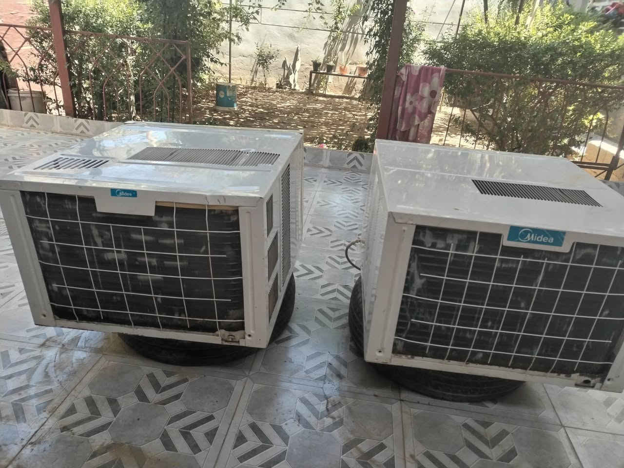مكيفات عدد ٢ للبيع نظيفات جدآ بدون تصليح شرط التشغيل سعر الواحد ٣٠٠ألف *********** أو *********** أو مراسله الصفحه

