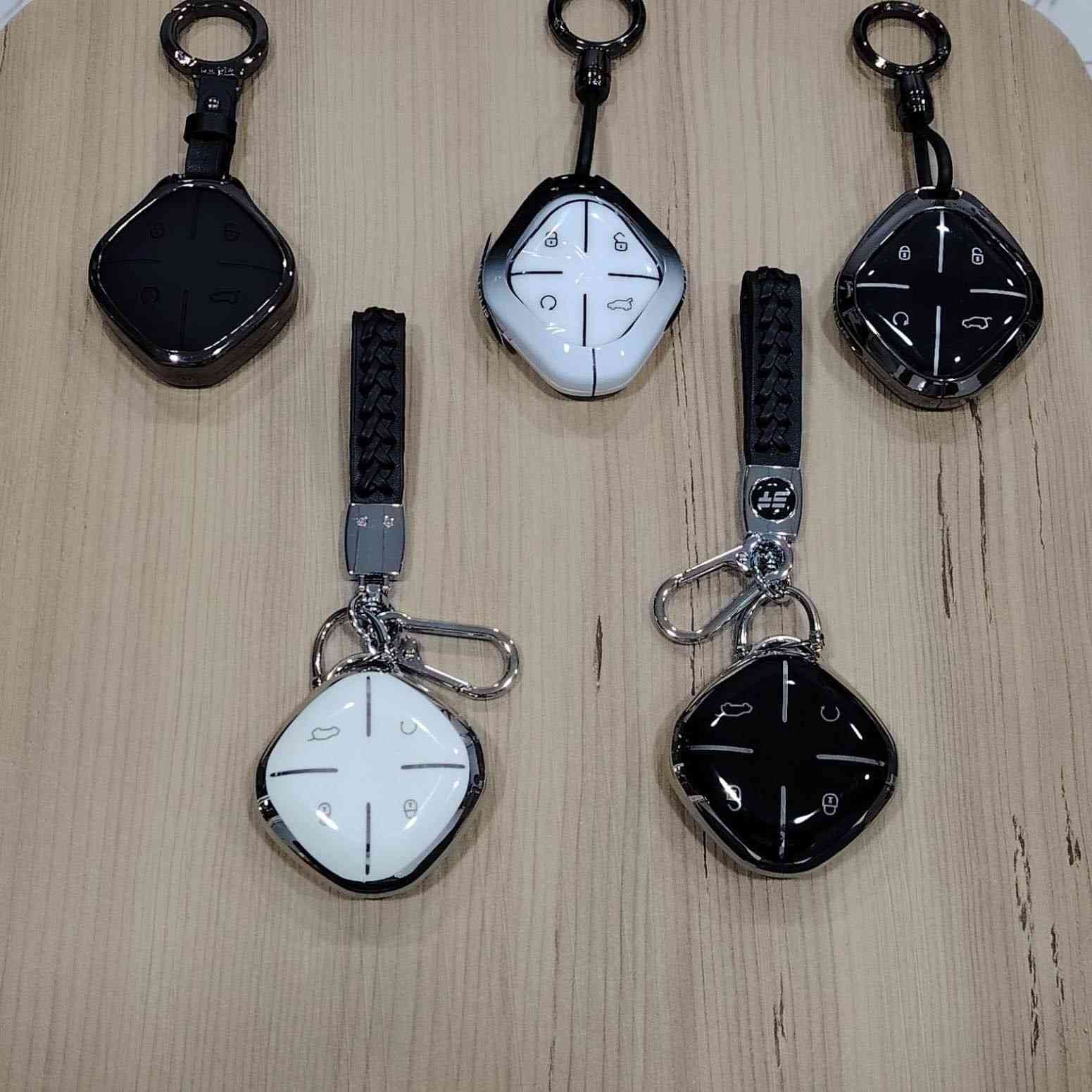 الذوق الرفيع ولممتلكي سيارة سوئيست (Soueast)، وفرنالكم أرقى كفرات البصمة بتصميمها العصري الجديد.
​حماية كاملة: يحمي الريموت من الصدمات، الخدوش، والسوائل.
​ألوان مميزة: متوفر باللونين الأبيض الملكي والأسود الفاخر (مطفي ولماع).
​تصميم ذكي: لا يؤثر على إشارة الريموت وسهل التركيب.
​ملحقات فخمة: يأتي مع ميدالية جلدية منسوجة وحلقة معدنية متينة.
متوفر توصيل لجميع المحافظات
📍 كركوك – شارع المطار – قرب سيطرة حزيران القديم
📞 ***********

📍 بغداد – شارع فلسطين – شارع طارق
📞 ***********
