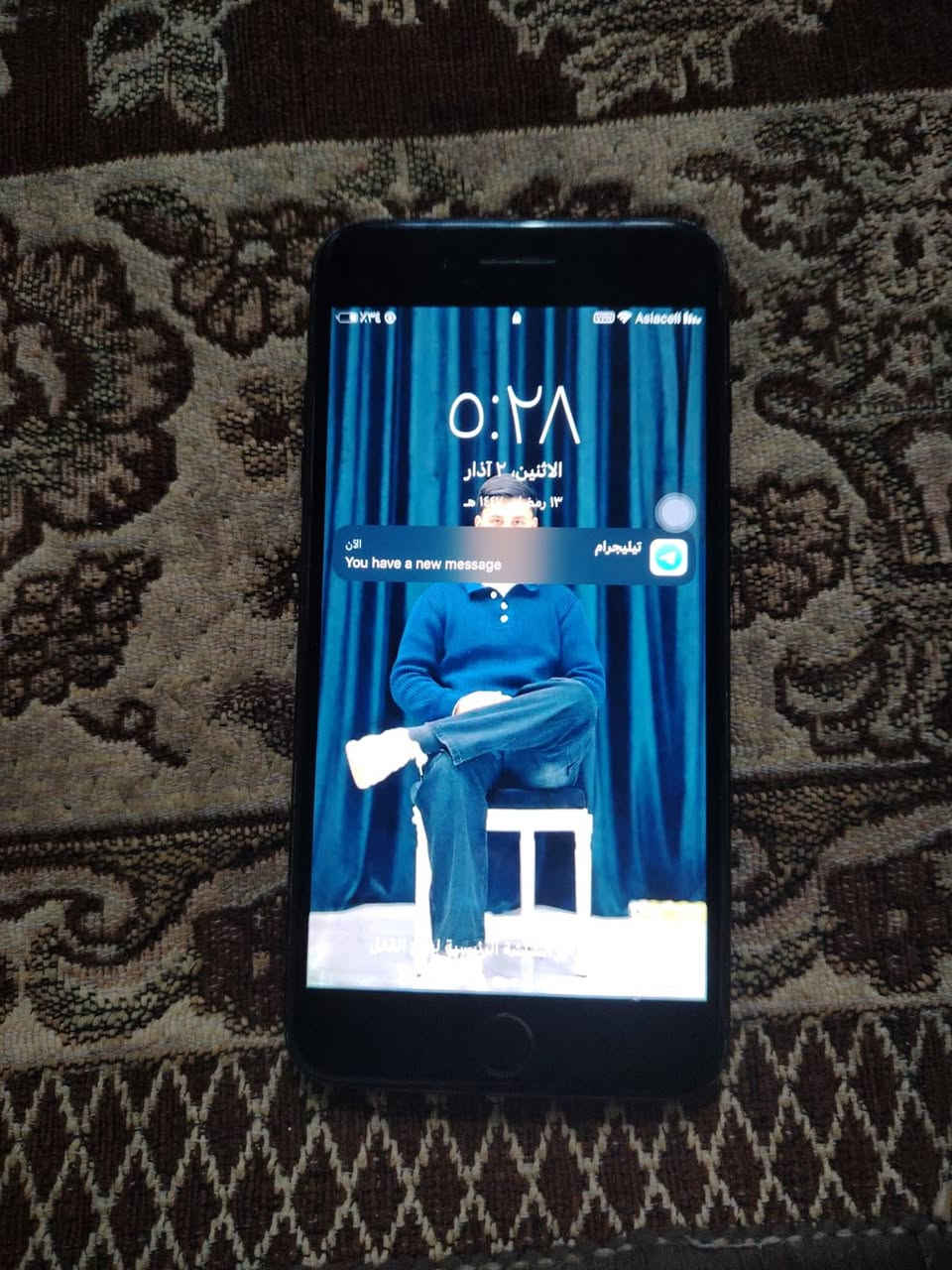 سلام عليكم ايفون ٧بلاص للبيع نضيف كامراته شغاله كلشي مابيهن صافيات سماعات شغاله مبدل فقط بطاريه وبطاريه جبليه اصليه بطاريه١٠٠ ذاكره ١٢٨ بي فقط نقاط بيض يصيرن بل شاشه ناعمات جوه من العب يصيرن بشاشه اسوي الوضع داكن ميبينن وميئثرن جهاز فول من كلشي سعره 85 وبي مجال شي بسيط رقم الهاتف ***********
