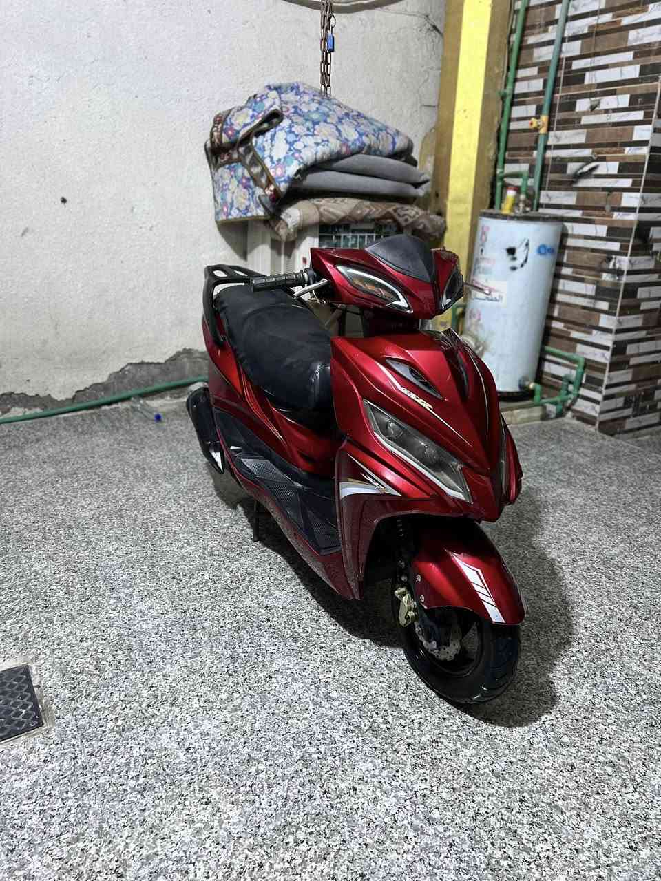 سلام عليكم دراجه جانبو مكينه ياباني دراجه جديده شغاله سلف هندر السعر 380 وبيها مجال ***********
