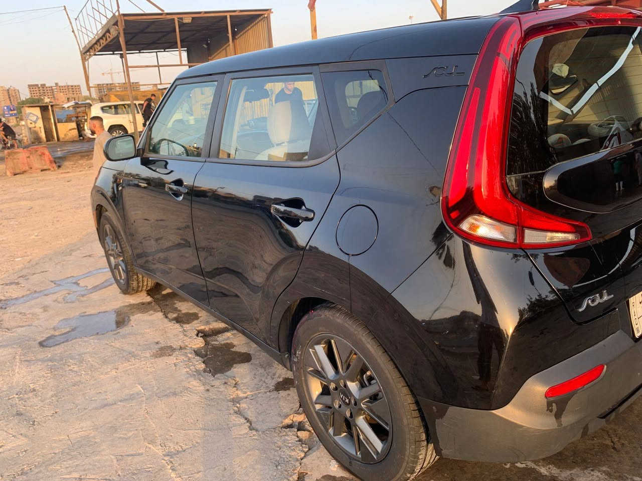 سول 2020 ex بصمة ابواب و بصمة تشغيل رادار نقطة عمياء و رادار خلفي و امامي تحديد مسار ابل كار بلي و اندرويد اوتو شاشة الكبيرة كراسي كهرباء لايت زنون صور الحادث و السونار موجودة كلها بالمنشور السيارة كاملة و ما ناقصها شي محرك كير تبريد كلها بلادية و شغالة تمام  ماشية 39 الف ميل قابل للزيادة السعر 138 و بي مجال كلش بسيط حگ الجية
الرقم *********** الرقم بي واتساب بغداد, العراق
