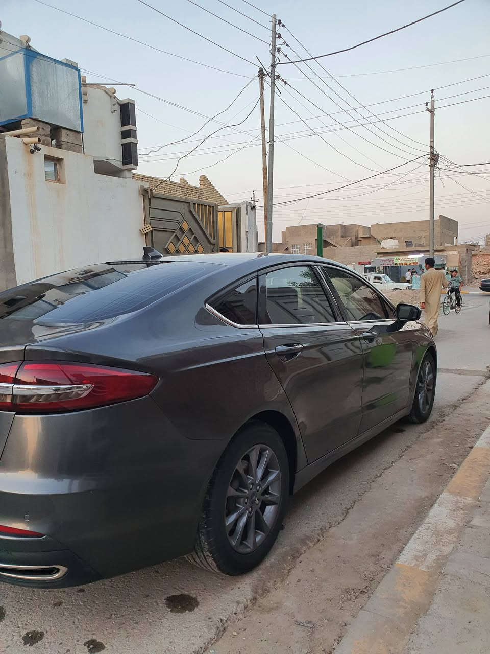 فورد فيوجن موديل 2020 SE رقم اربيل با اسمي تحويل مباشر 
فتحته سقف كير ماوس شفتات رادار امامي وجانبي 
مكينه 2000 تيربو 
فور ويل AWD
تشغيل عن بعد 
كشن مخمل سياره بلاديه كير ومحرك شركه مامفتوح برغي منهم 
حجر بيئه شركه ماشتغل عندي جيك  شركه صور الحادث بل منشور بدون ايرباك بدون دواخل مكفوله من شاصي ولغد راديترات شركه 
بابين بل عراق صفحه سكن كلير اثر شخوط فقط سياره ماناقصها شي 
مكان السياره الانبار فلوجه 
السعر 125 
الاتصال ***********
                                     ***********
