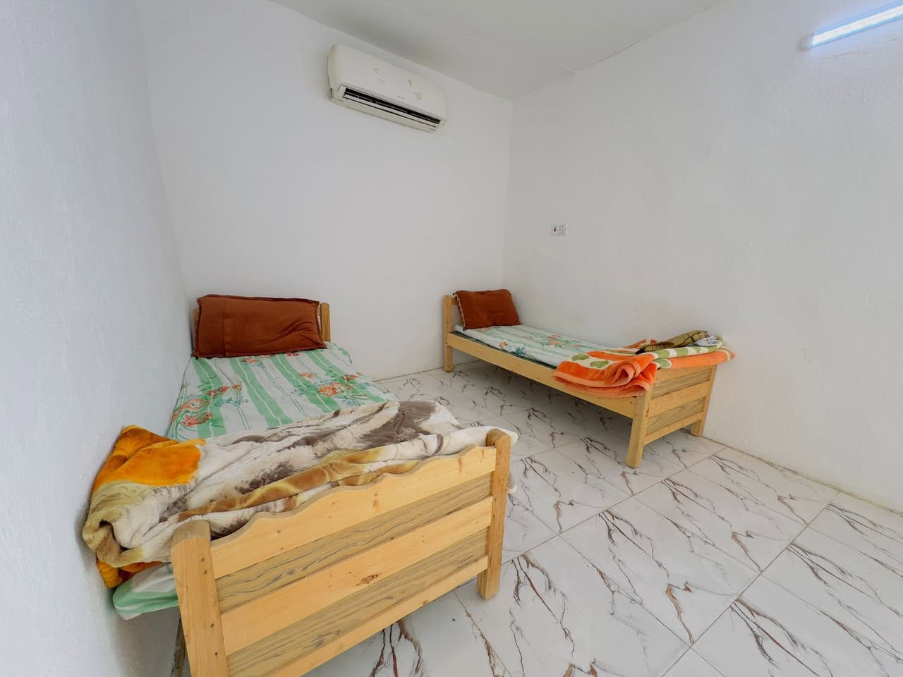 مزرعه للايجار
بيت 🏫
مسبح 🏝️
مكان شوي 🏟️

الموقع /بلد  

للتواصل والحجز عل رقم 
***********
واتساب ***********
— في ‏مزارع قضاء بلد‏.
الايام المتوفره 
الاحد يوم كامل 
الاثنين يوم كامل 
الثلاثاء يوم كامل 
الاربعاء يوم كامل  
الجمعه يوم كامل 
السبت يوم كامل
