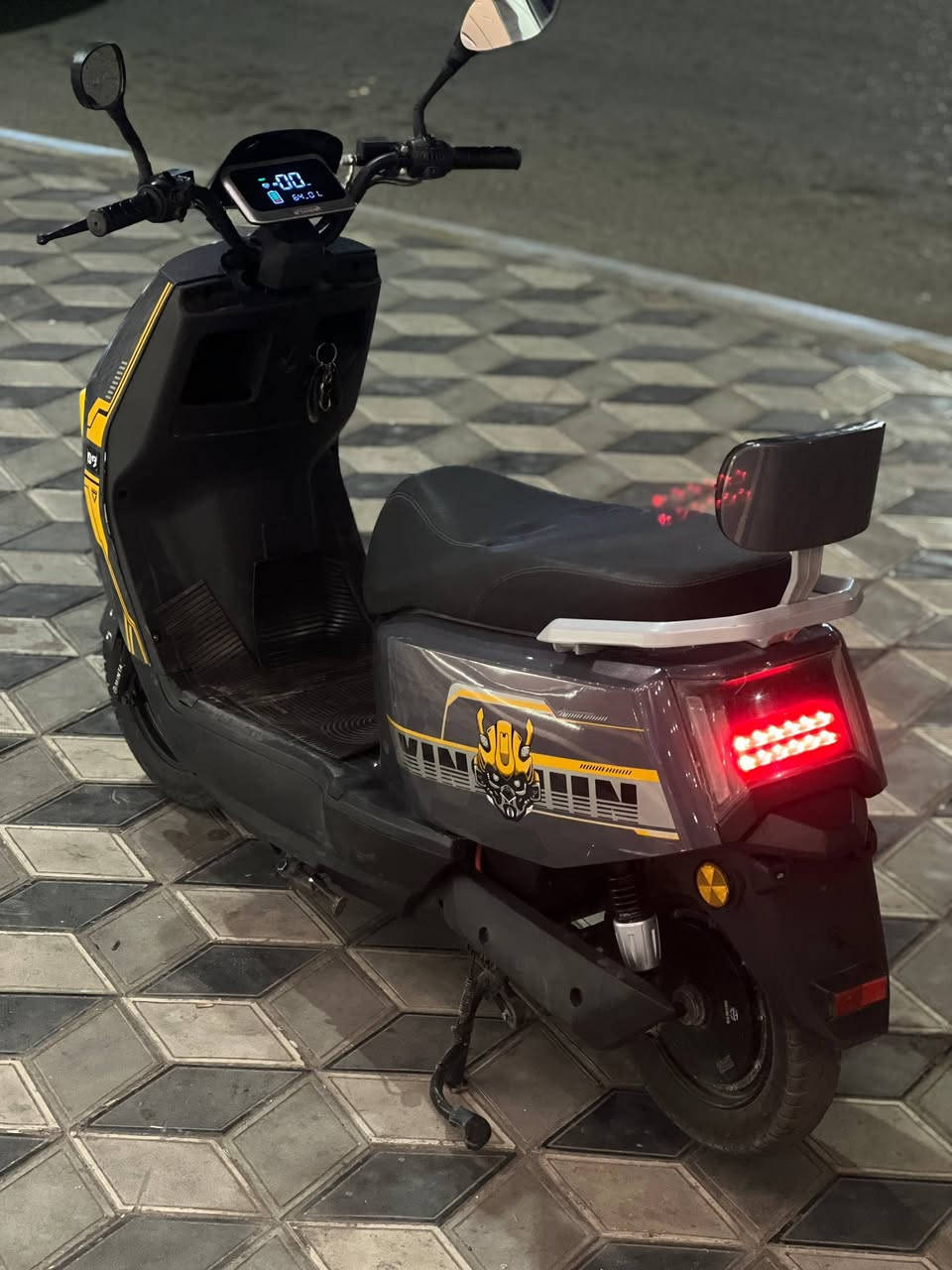 السلام عليكم ورحمه الله ٥بطاريات جدد بصمة سويج
كشر يخبل ماشاء الله ولون مميز لماعي سرعة تقرة ٧٠ ب شاشة دراجة جاهزة اي نقص مابيها او اي خلل رايدها 
٤٩٠
مكاني بغداد شارع حيفا


**إذا كنت صاحب هذا الإعلان وتريد حذفه لأي سبب، رجاءا أرسل رسالة إلى الدعم الفني**