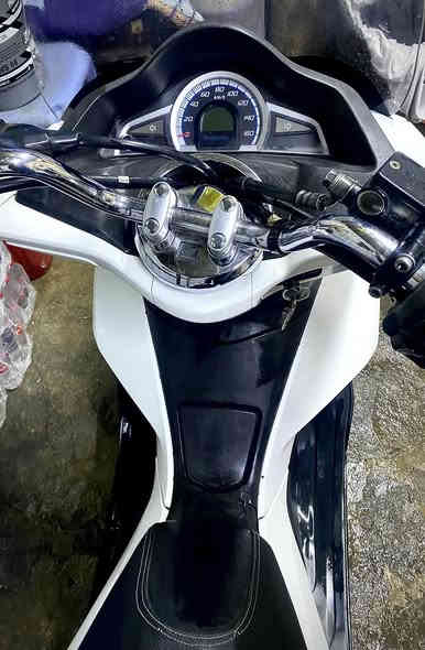 بي سي اكس (PCX) 
2018 ياباني جيل الثاني 
محرك 150 ccدراجة نظيفة بس كفرات بيه شخوط محرك مكفول 
بانزين محسن ودهن ليكي مولي وكالة
حساس ازدحام 
ستاند كهربائي
زوج تايرات جدد بالجيس 
محرك برغي ممفتوح 
ادامته كاملة دراجة متصرف عليه ربع 
مابيه اوراق  سعرها  15 
مكاني الكرادة 52
***********
