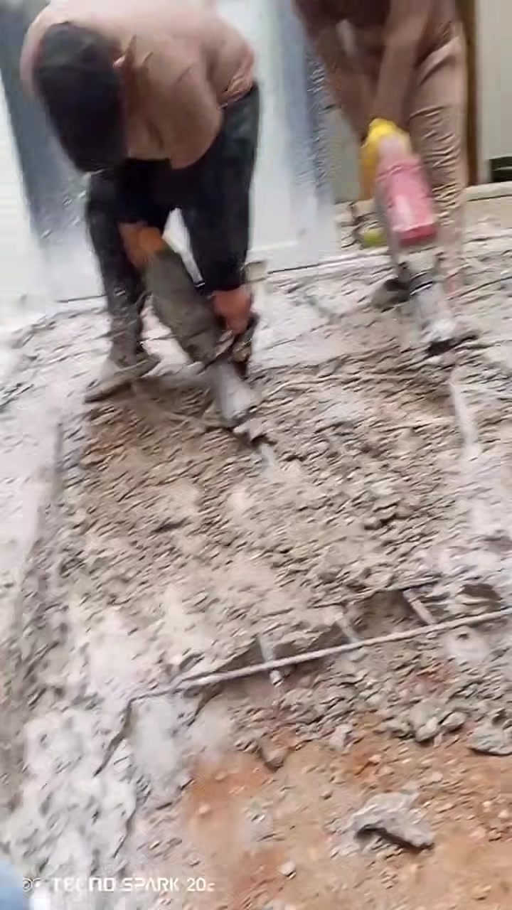 السلام عليكم ورحمه الله وبركاته عمال تفليش تدخيل سبيس وحدل وصب خباطه يدويه اخذ اكبالات  تطبيك شتايكر تشربت فرشي صب دنك وبعض اعمانه في كربلاء الستفسار عله الرقم بدارت ابوعلي *********** ***********

