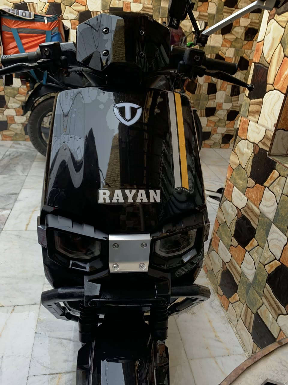 دراجه شحن الريان وحش الكون للبيع
المواصفات : رمشات +عالي ناصي +إشاره يمنه و يسره +دبل إشاره +نضام ال P+نضام البك +

السرعه ٨٠حقيقي 

الملف 2000

تمشي 80 كيلو 

الرقم ***********

السعر 900
