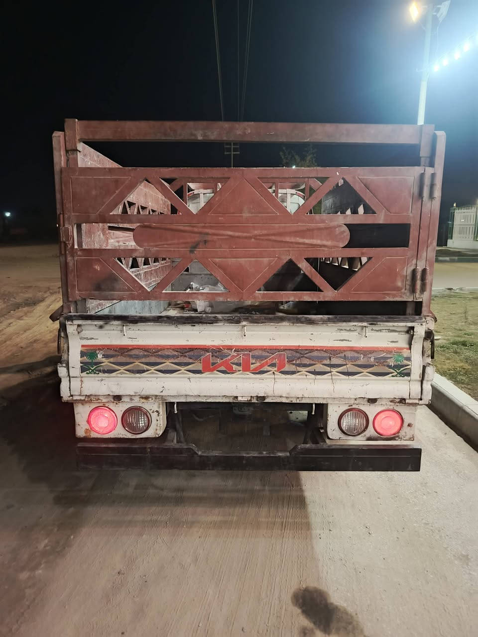 السلام عليكم محجر كيا للبيع السعر 350 وبيه مجال العنوان الكوفه البراكيه ***********
