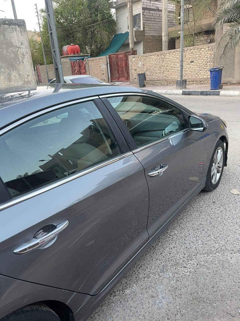 سوناتا 2018 وارد امريكي سيارة رقم جديد بصرة بسمي 
🚗المواصفات:
بصمة
رادارات
كامرة دواره
مثبت سرعه 
لايت زنون
تحكم ستيرن
شاشة كار بلي
كشنات كهربائي
شاحن وايرليس wire less
كروز سرعة
تبريد قطعتين امامي خلفي 
محرك وكير مكفول 

*حادث السيارة بنيد وجاملغ بدون ايرباك سليم
جزء صبغ بل جاملغ الخلفي 
*سيارة لاتنقيص ولاتبخير ولادوانز 
$السعر 129وبيها مجال بسيط 
الشراي يتصل عنواني جزيره قرب جسر خالد 
العنوان البصرة *********** البصرة, العراق
