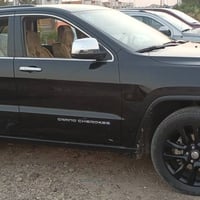 جيب لاريدو 15 وارد بيها قطعه واحده بدون دواخل كير محرك مكفول رقم بغداد...