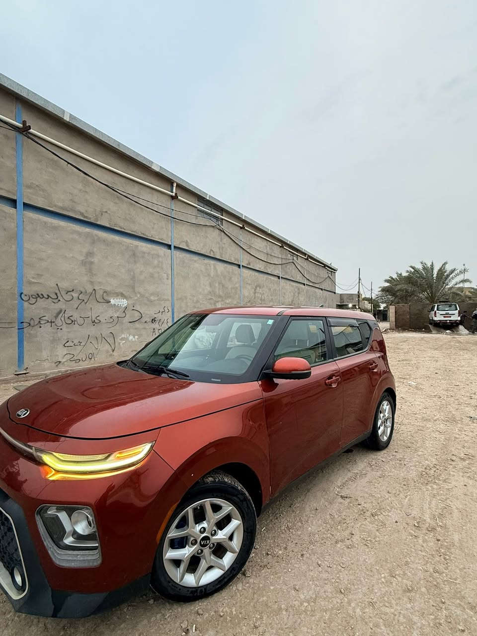 السلام عليكم صول 2021وارد امريكي ماشيه69الف  محرك 2000دوش رقمه بغداد باسمي مواصفاتex كشتات تدفئة .رادار أمامي .توقف ذاتي .تحديد مسار وباقي المواصفاته معروفه سياره ضربته سطحيه جاملغ الايمن مبدل والبنيد مصلح وباب السايق مصلح  وبالعراق تبديل جاملغ الأيسر وشبر بالجاملغ الخلفي صبغ سعره ب142 وبيهه مجال للشراي .مكانه ديوانيه 
***********
