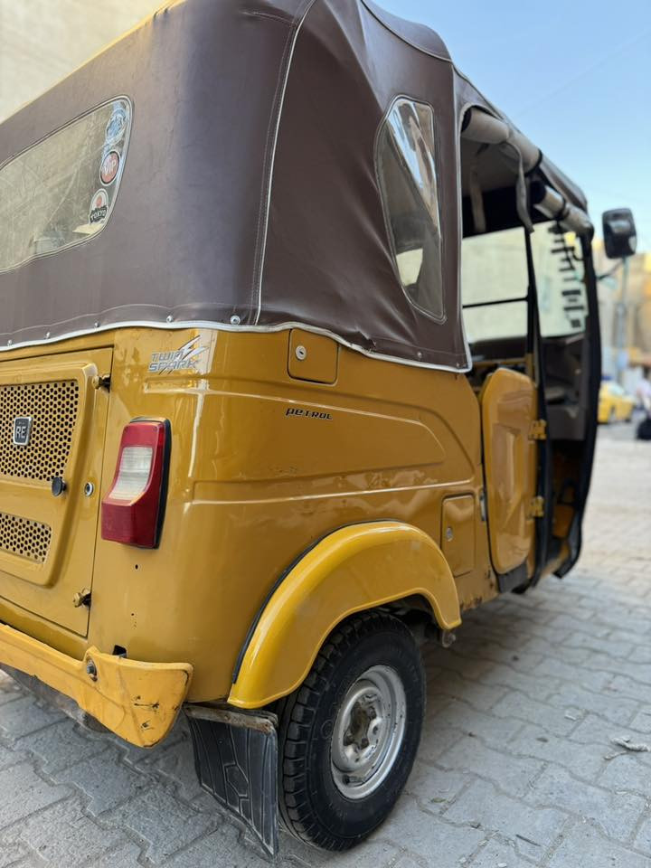 السلام عليكم اخوان بجاج موديل 2021 شهر 6 لا تنقيص لا تبخير مامجفتة ابد تجي واشوف بعينك محرك مكفول كشرها مثل ما موضح بالصور بيها ضربة وراجعة عالباردة جوة البك لايت الايمن مامبين ابد تكتك خير من الله خياسات مابيها وشوفها بالصورة لا معمر ولا مصبوغ 
السعر 7000 وبيها مجال حك الجية 
مكاني بغداد الحرية الثانية 
للتواصل او استفسار اتصل 
***********
