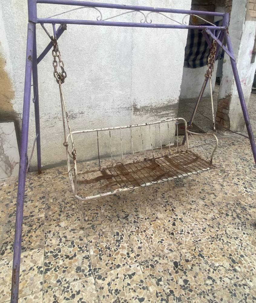 السلام عليكم مرجوحة اصليه  للبيع مكان البصرة الجمعيه اسكان الموانئ السعر 85  التواصل على الرقم *********** فقط واتساب
