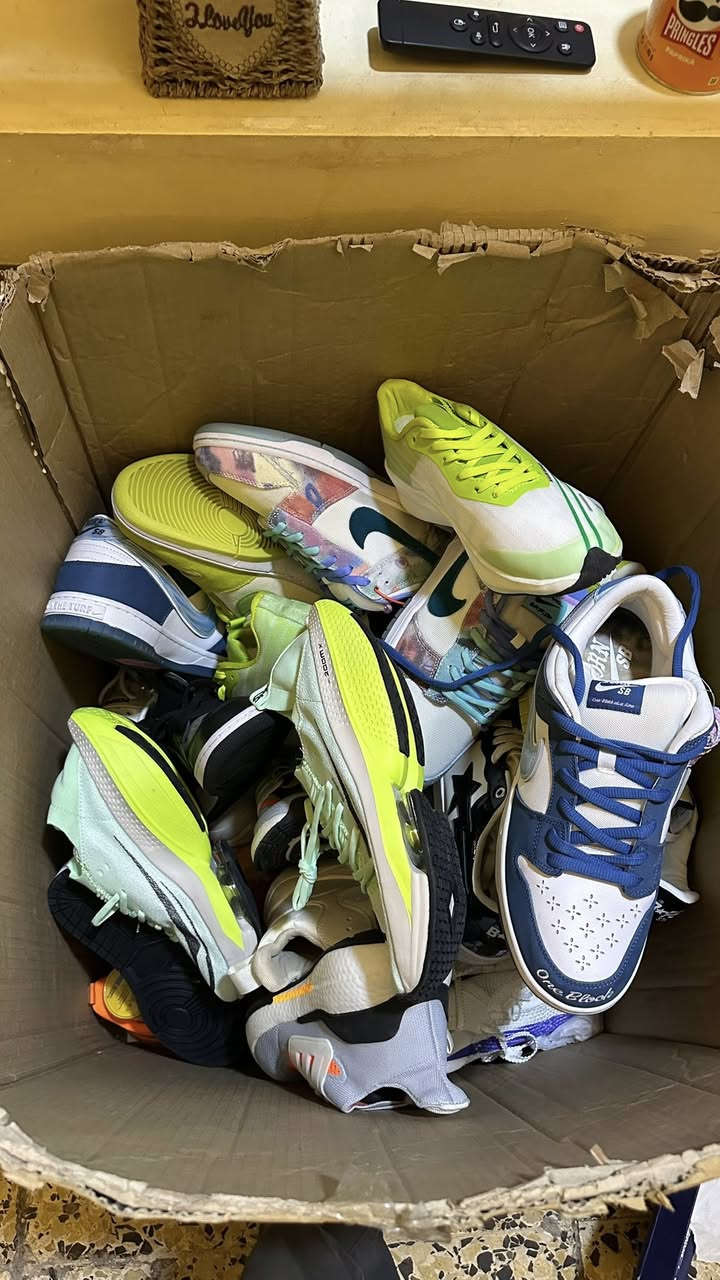 شلعه احذيه
٨١ لو ٨٢ قطعه 
اني بايعلك ٨٠ قطعه 
شكد يطلع زايد بل عافيه 
القطعه ب ١٨ ونص قفل سعر بيع وسعر مناسب 
نايكات متنوعه جوردنات اديداس والخ 
استفسار اكثر خاص او 
***********
