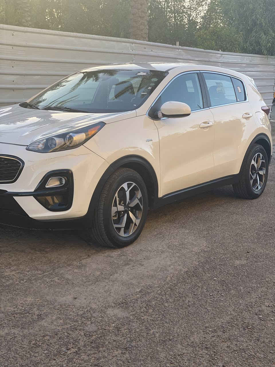 السلام عليكم اخوان
سيارة سبورتج امريكي 2020  جدا نظيفة 
كلين تايتل  مابيهة حادث وصور موجودة بالمنشور 
مواصفات السيارة نص فول ماشية السيارة 63 كيلومتر
السعر 190 وبيهة مجال بسيط للشراي 
مكان السيارة بغداد 
السيارة باسمي وكاملة 
ملاحظة بسيطة السيارة بيهة بالباب مال صندوك بارد جدا
 قليل جوة علامة الكية  وحتى مامبين بالصور  وخدوش بسيطة  
للاستفسار الخاص مفتوح 
وهذا رقم الهاتف 
***********
