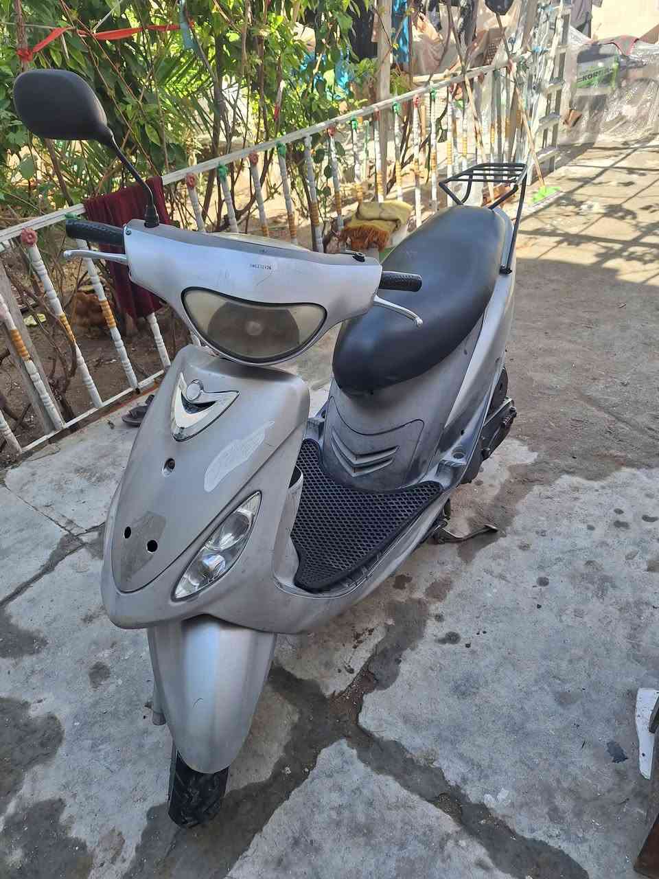 سلام عليكم ماكس منغولي 2008 للبيع
دراجه صارله اربع اشهر من طلعت من الحاوي دراجه جديده مكينه شرط ما تسمعه خرسه كهرائيات كله شغاله
مكاني كربلاء حي العسكري
السعر 750 وبيه مجال بصيط 
رقمي ***********
مكلف بنشر مامتواجد ع الخاص رجائن
