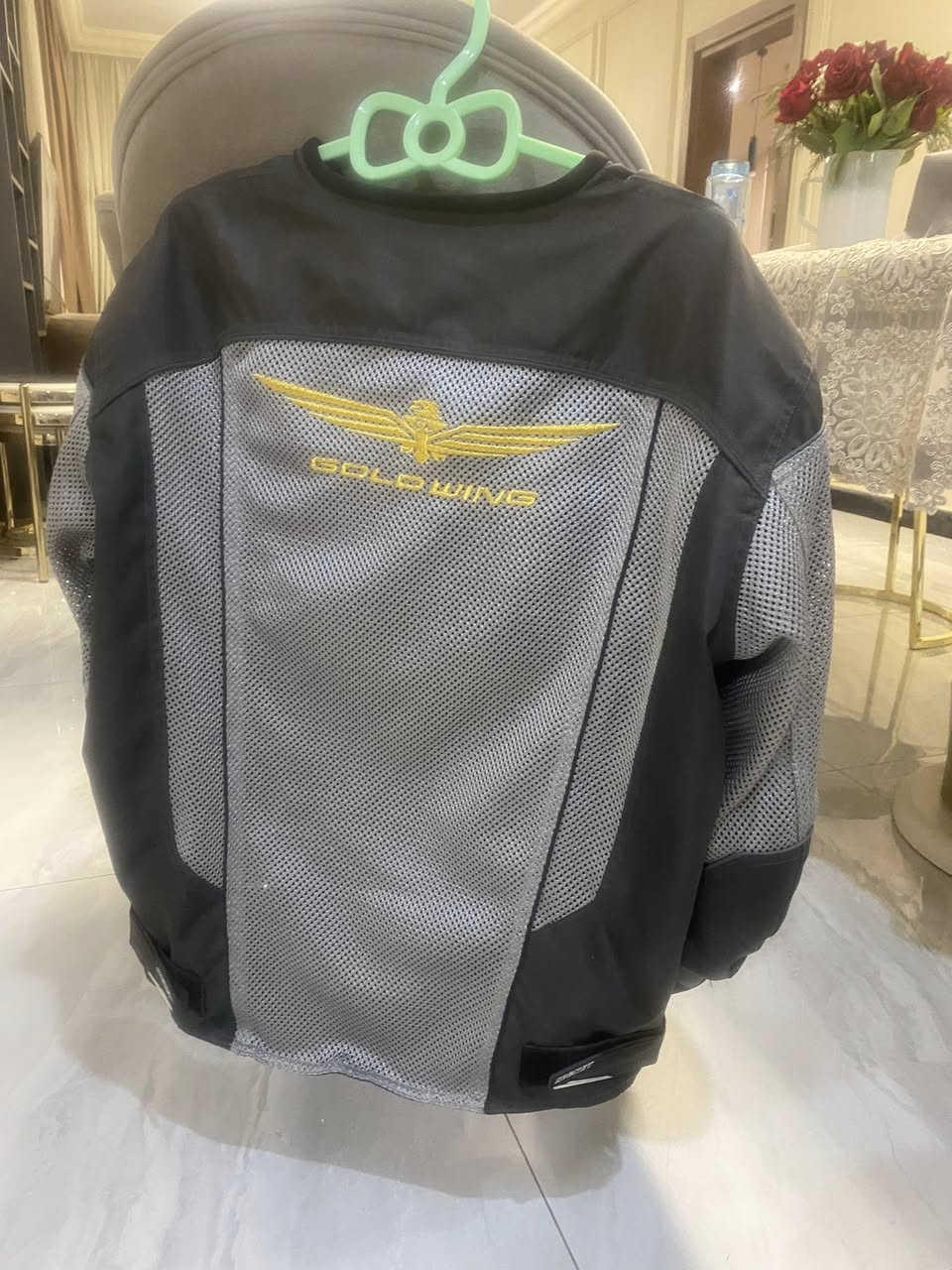 قمصله كولد ونك اصلي السعر ١٧٥ ألف ***********
