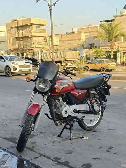 السلام عليكم 
دراجة بوكسر 2019  للبيع 
مرقم رقم انگليزي الجديد
دراجة نظيفة بأسمي مال جناي 
تحويل ثاني يوم 
مكاني مدينة الصدر شارع الفلاح قطاع 7 
سعر 1200، مليون وميتين وبيها مجال حگ الجية 
***********
