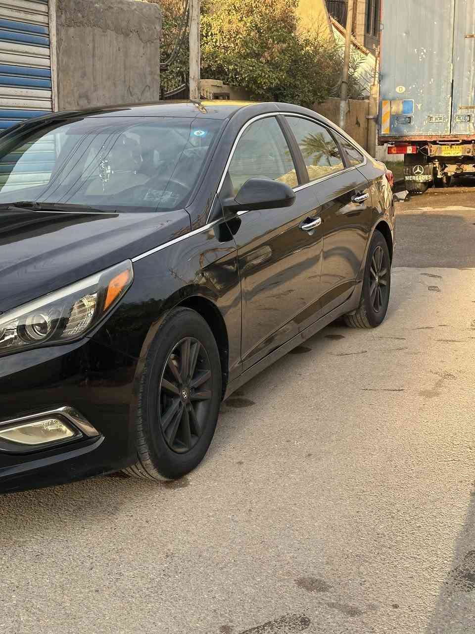 السلام عليكم سوناتا 2016 وارد امريكي ضرر بابين الساق والخلفي مكينه 2400 جي تي اي مكينه كير كلهه مكفول سياره بعدهه جديده تبريد ثلج ❄️تدفئه باتري جديد تخم تاير جديد ويل كب ماشيه السياره150 الف ميل  
 السياره رقم بغداد الجديد سنويه تسقط 2027 مكان السياره بغداد السعر120 ورقه وبيهه مجال للستفسار *********** الرقم بي واتساب
المواصفات :
1_شاشه كبيره : 
2_كامره خلفيه:
3_تحكمات ستيرن جهتين :
4_نظام ترحيب :
5_  3 انضمه قياده:
6_ايكو اسبورت وعادي:
7_مانع انزلاق :
8_لايت LED :
9 _ شاشه اعطال :
10 _كير 6 نمر :
