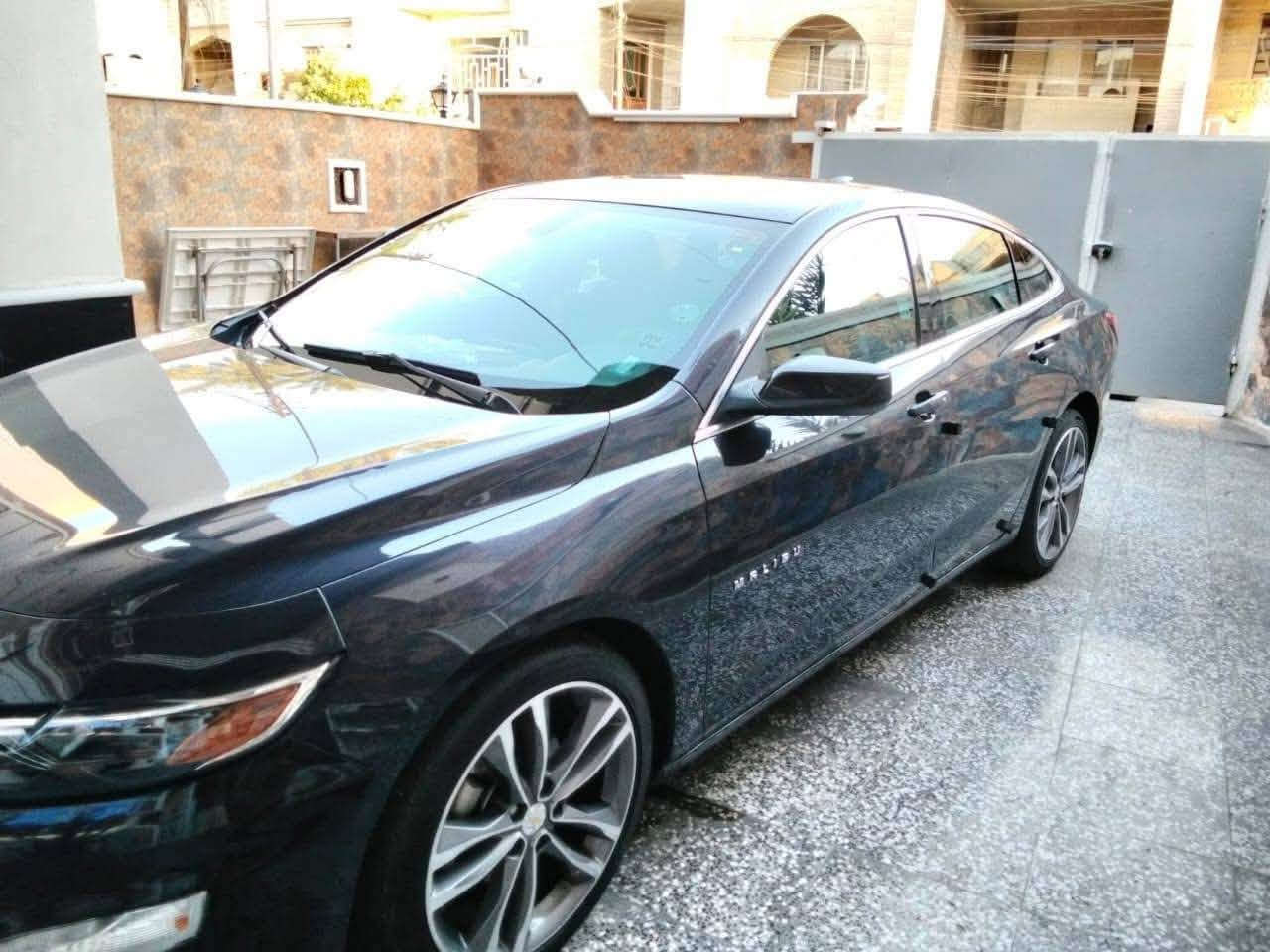 ماليبو 2022 شمالي اربيل الجديد شرط تحويل مواصفات
تبريد قطعتين
كامره دواره وشاشه
هاندبريك بصمه تشغيل عن بعد
وبصمه تشغيل وابواب
محرك ١٥٠٠ تيربو
لد امامي ولد خلفي طياره
كشن السائق كهرباء
ماشيه 54 الف كيلو

كروز سرعه اوتو هولد
هاند بريك بصمه
حادثها جانبي باب وجاملغ مبدلات وصور الحادث بالمنشور وسونارها عندي
مكانها بغداد
سعرها 12000$
***********

