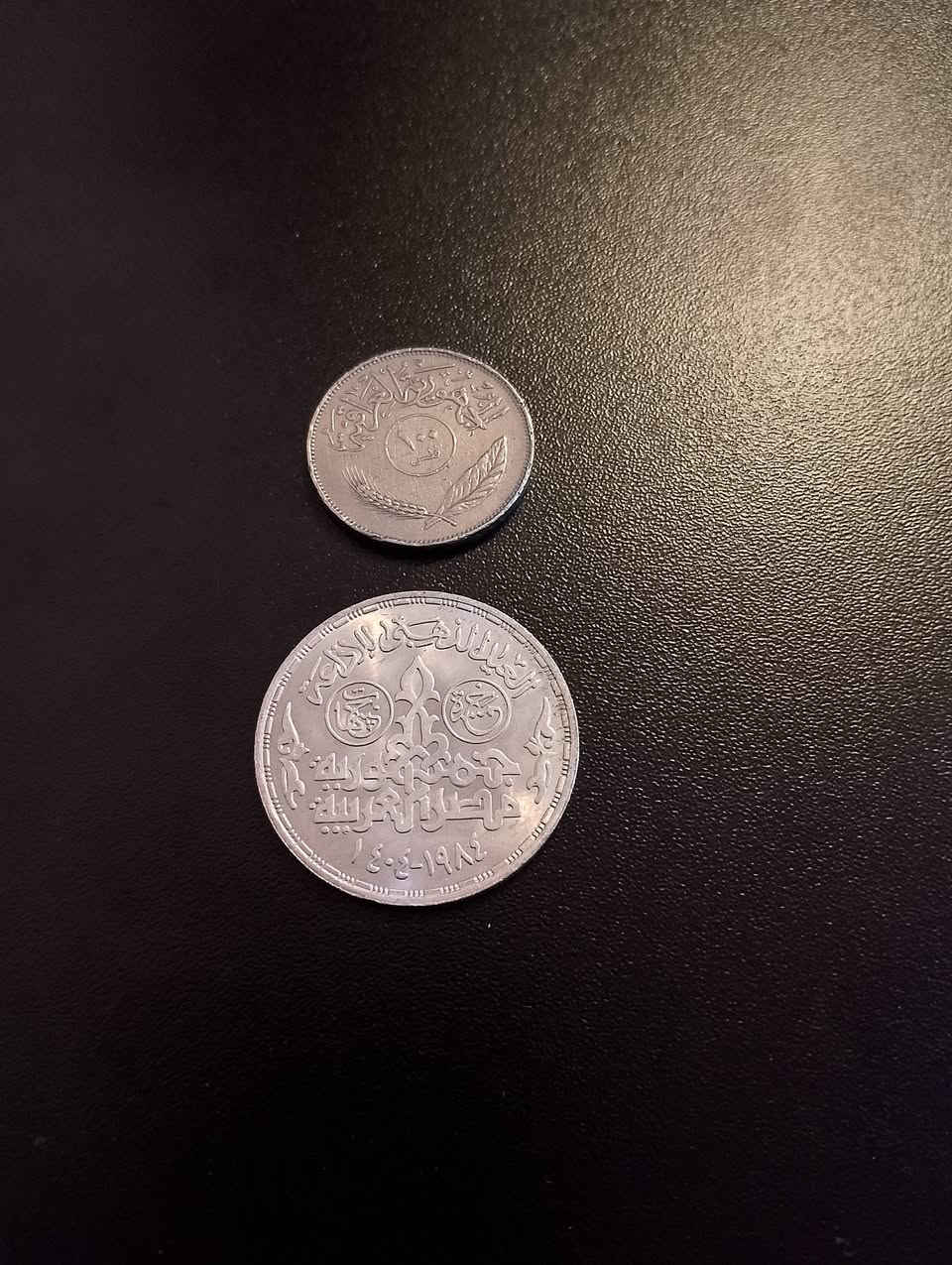 خمسة جنيهات مصريه فضه  عيار 720 الوزن اكثر من 17 غم السعر 55 الف ...الاستلام من السيد  ابو عبير ...


**إذا كنت صاحب هذا الإعلان وتريد حذفه لأي سبب، رجاءا أرسل رسالة إلى الدعم الفني**