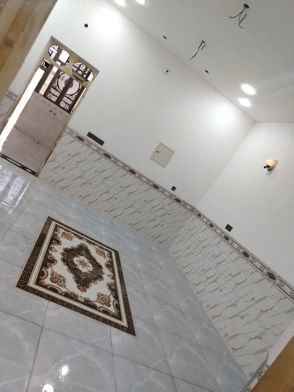 ✍️بسم الله الرحمن الرحيمَ.   🏤   🤝
الدار للبيع في الفلوجه خلف مجمع الرحاب شارع المضيف اول فرع مساحته 125شارع10طابو زراعي سعر42او بي مجال ((***********)) بي واتساب بوب جدد
