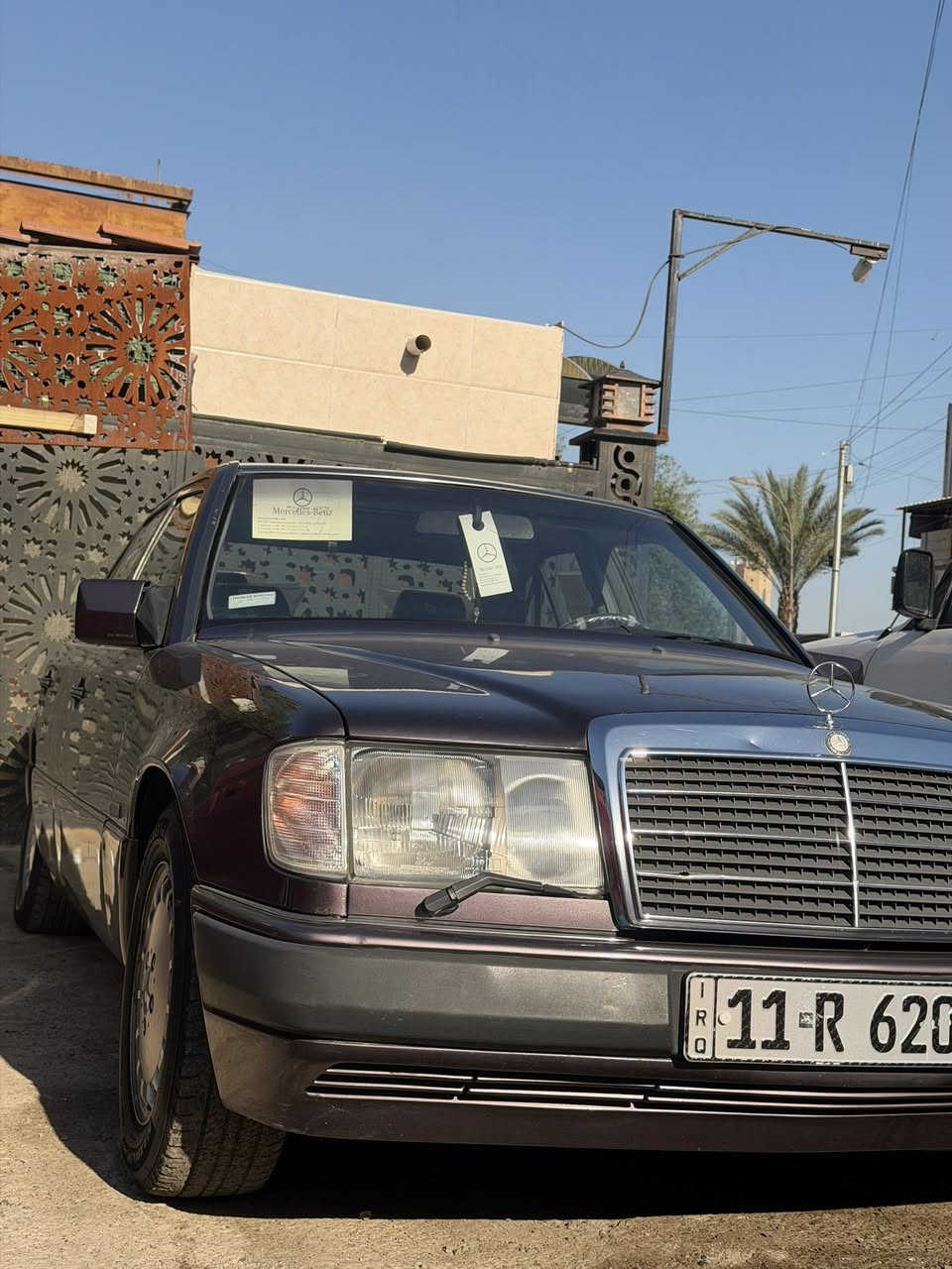 مارسدس دب اصل موديل 1992 جاهزه من كلشي مابيه اي نقص 
محرك 300مكفول بلادي تبريد تدفئه 
صبغ جماليه شرط الفحص اذا بيه نقص برغي او خياس تاخذه بلاش 
قواعد دبل بلادي بدون اي لحيم لو ضربه 
*********** 
السعر 90وبيه مجال 
لاتقارنه بلتعبانه سياره تجي تشوفه ماعجبتك فدوه الك
