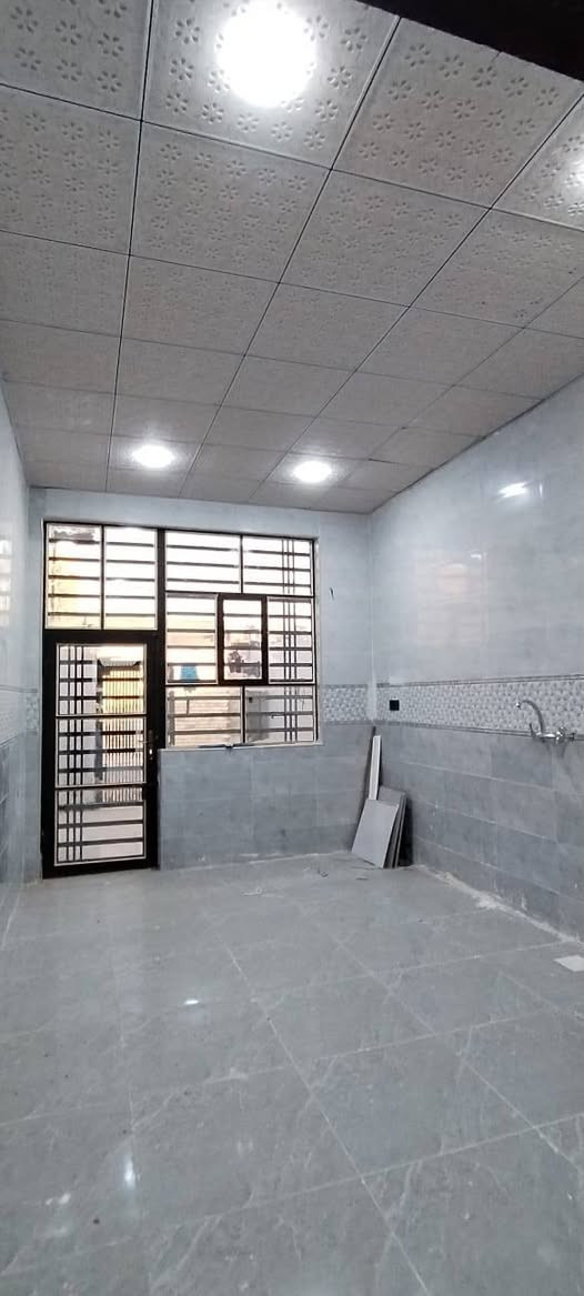 بيت للبيع 150 متر طابقين حي العسكري منطقة 3000 خلف التجاري يتكون من 4 غرف نوم صاله مطبخ استقبال بيت جديد بناء جناي موقع حلو قريب على شارع الصب سعر مناسب ***********
