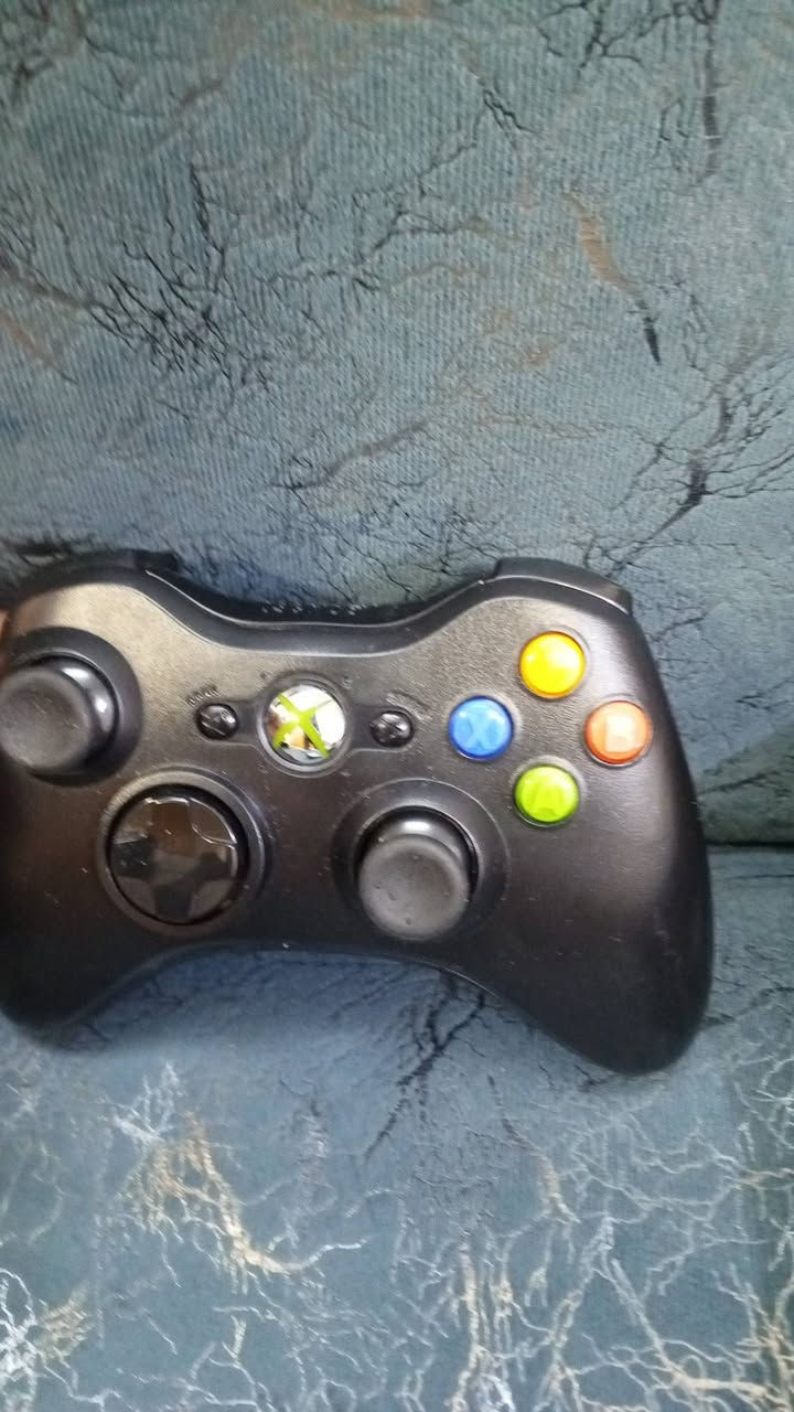 سلام عليكم اكس بوكس 360 سلم مهكر مع جميع ملحقات  وجويستك وحده و 32 لعبه قويه السعر 75 والسبب موجود بل صور والجهاز قفل مابي اي مجال الموقع بغداد الشعب ويوجد توصيل


**إذا كنت صاحب هذا الإعلان وتريد حذفه لأي سبب، رجاءا أرسل رسالة إلى الدعم الفني**