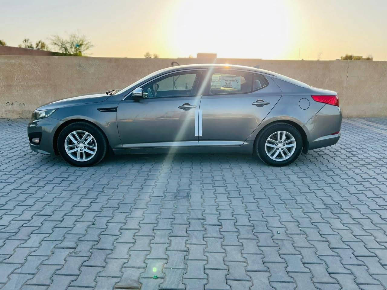 السلام عليكم كيا اوبتيمه موديل ٢٠١٣ وارد امريكي بيها جاملغ مبدل وبيها رشات صبغ بدون دواخل كفاله من الدواخل السياره مكفوله من الحزان والعام مكينه ٢٤٠٠ مكينه وكير مكفولات السياره جاهزه من تخم تاير حداديه جديده تبريد ثلج رقم بغداد مشروع وطني سنوية جديده هزاه جديده رقم دولي السعر110 وبيها مجال الشراي هاذ رقمي*********** مكان السياره واسط ما متواجد ع فيس
