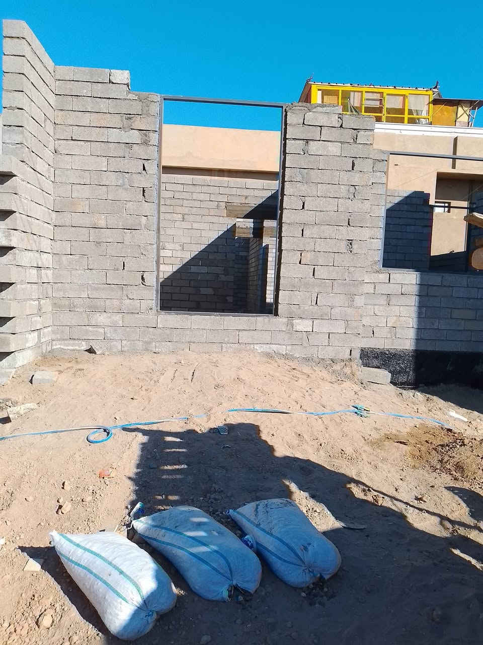 سلام عليكم ورحمة الله وبركاتة خلفه بناء بلوك وحجر بسعار مناسبه ورزق عل الله سبحانه  اي استفسار اتصال عل رقم ***********
