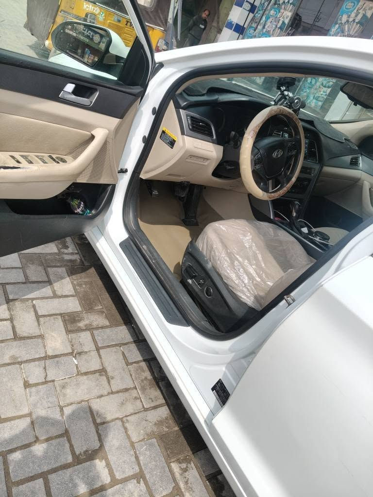 سلام عليكم سوناته مديل 2015 وارد امريكي حاثه فقط خشم البنيد كير ومكينه وحداديه خير من الله تبريد ثلج  سياره حلوه ستخدام شخصي رقمه ذي قار مشروع وطني راعيه يمي بل كرمه بيه كم قطعه صبغ سعره 108 وبيه مجال شي قليل العنوان بصره كرمت علي رقم الهاتف *********** البصرة, العراق
